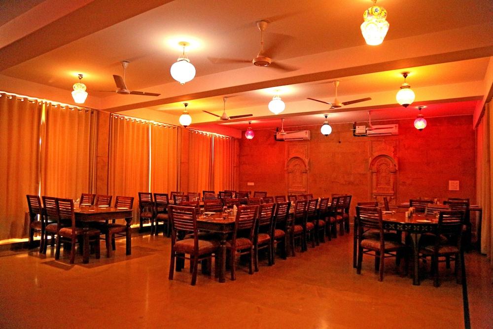 Golden Haveli Hotel
